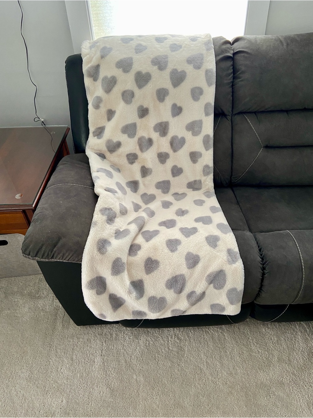 HTF Rachel Zoe Faux Fur Heart Patterned Throw Blanket Valentines Day - Picture 13 of 13